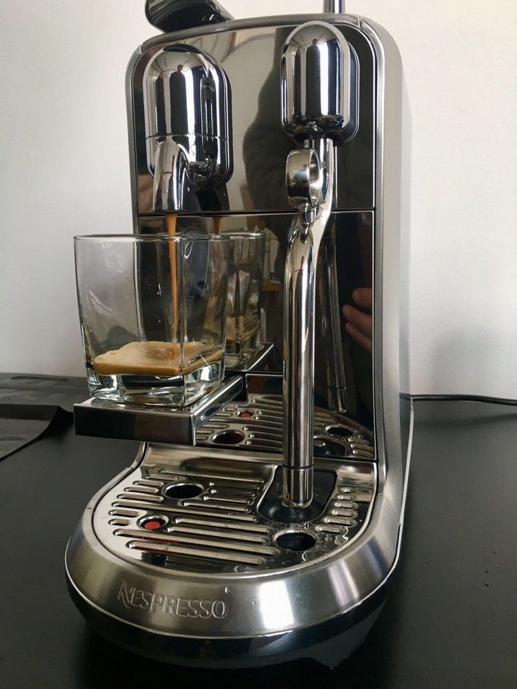 https://magazine.coffee/tempfiles/review-the-nespresso-creatista-news-feed.jpg
