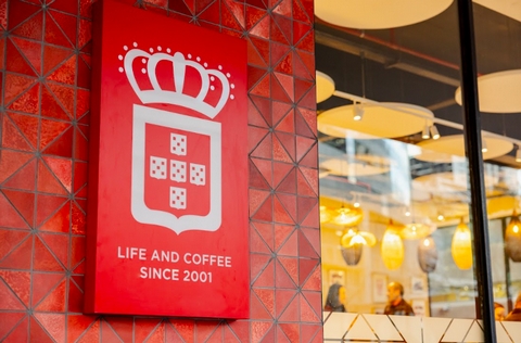 vida e caffe opens it 400th store! - 